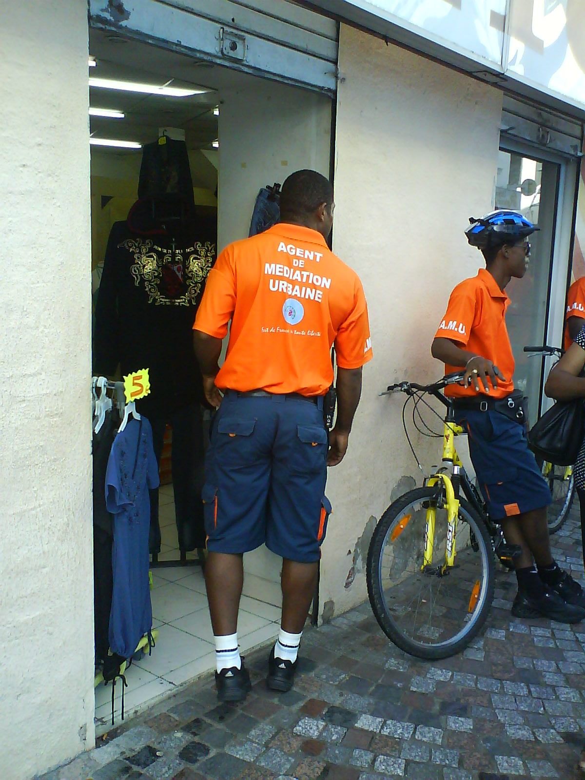 Community mediators at work in Fort-de-France, Martinique (2007) — a mediator facilitates a resolution rather than imposing one, which is why the process tends to preserve relationships that adversarial litigation can damage.