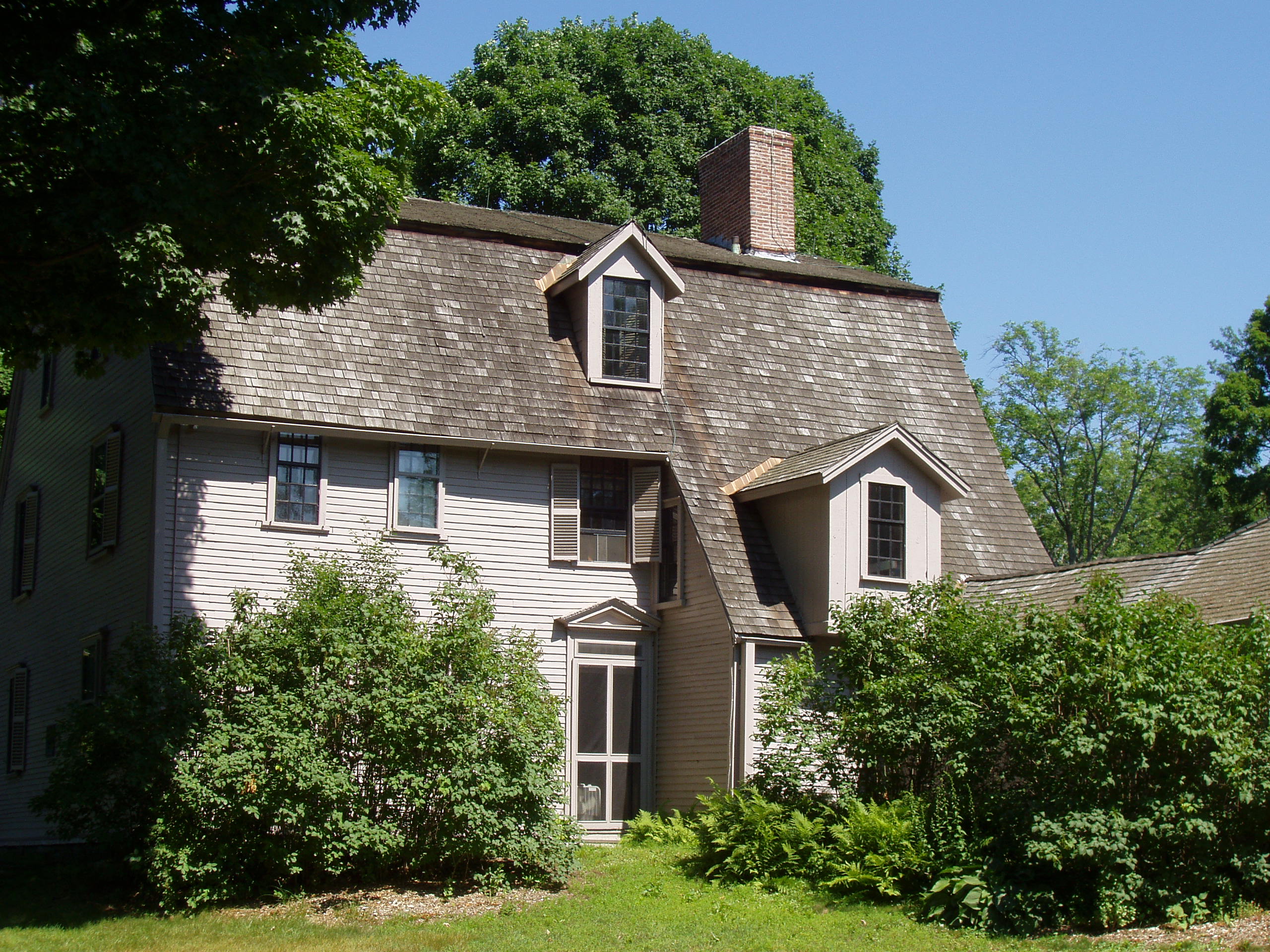 An example of a historic Colonial home in Concord, Massachusetts. Under the baseline doctrine of caveat emptor, buyers of such properties assume the risk of discovering hidden physical defects.