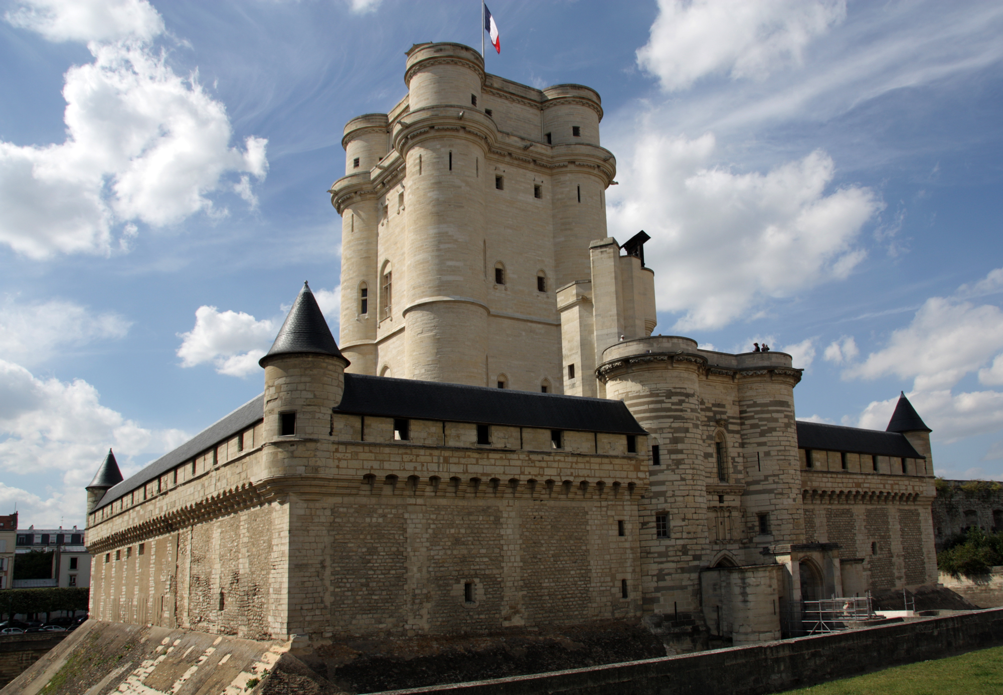 Just as assessing a medieval fortress requires evaluating both the outer defenses and the inner keep, a modern network requires vulnerability scanning from multiple internal and external vantage points.