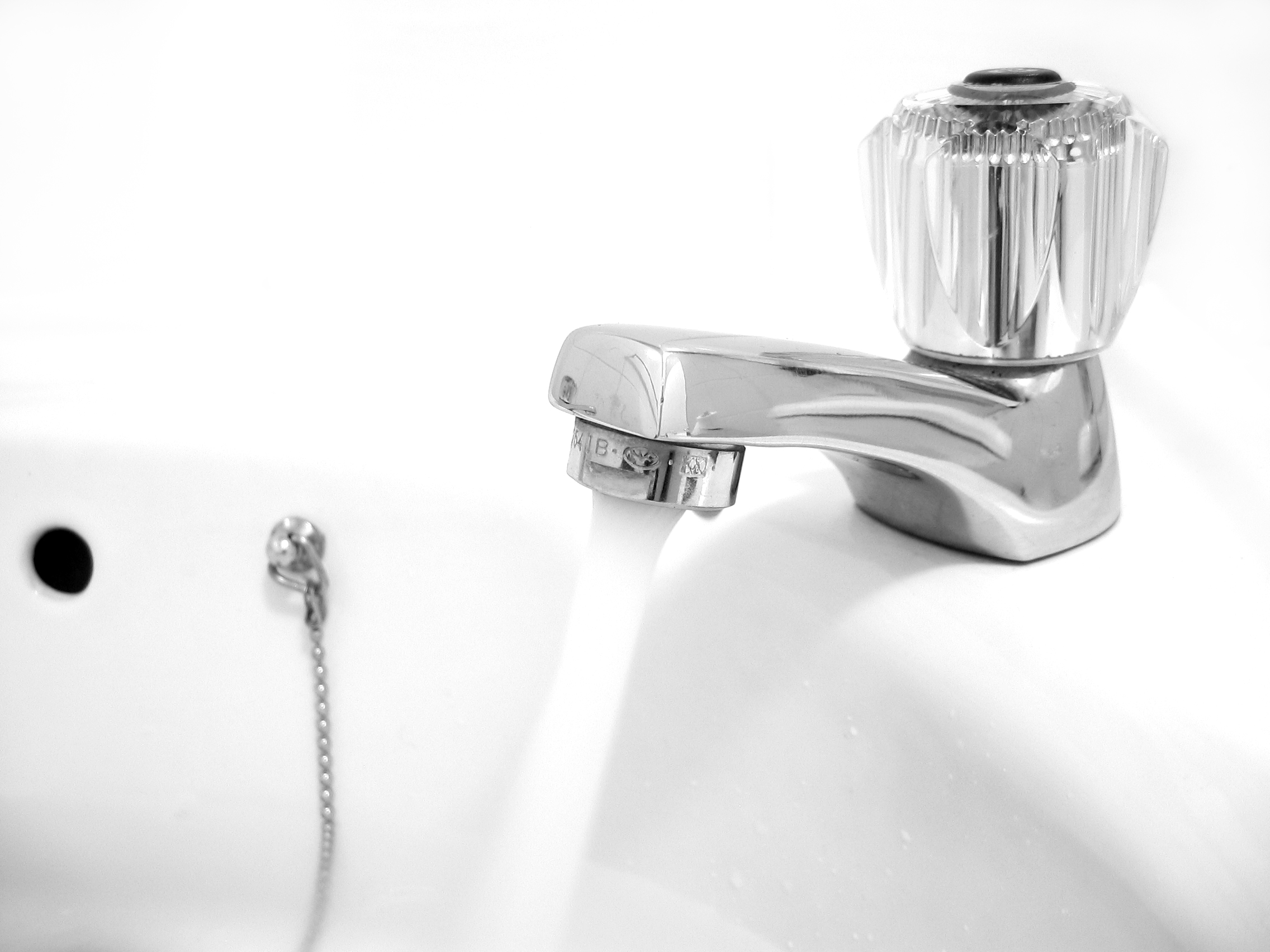 The consumption-based cloud model functions precisely like a water tap: you are billed only for the resources flowing while the valve is open, and costs stop the moment it is turned off.