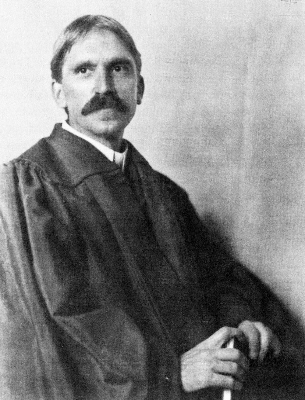 Citing recognized experts, such as influential educational philosopher John Dewey, serves to anchor a text's argument in established authority and credibility.