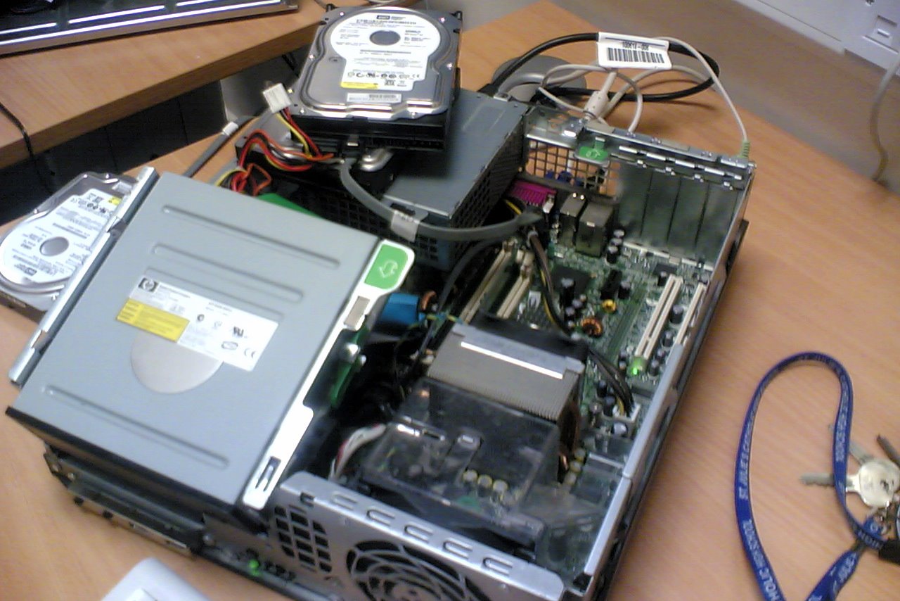 Image deployment captures a master configuration from a source drive, allowing technicians to clone standardized setups across multiple destination machines.