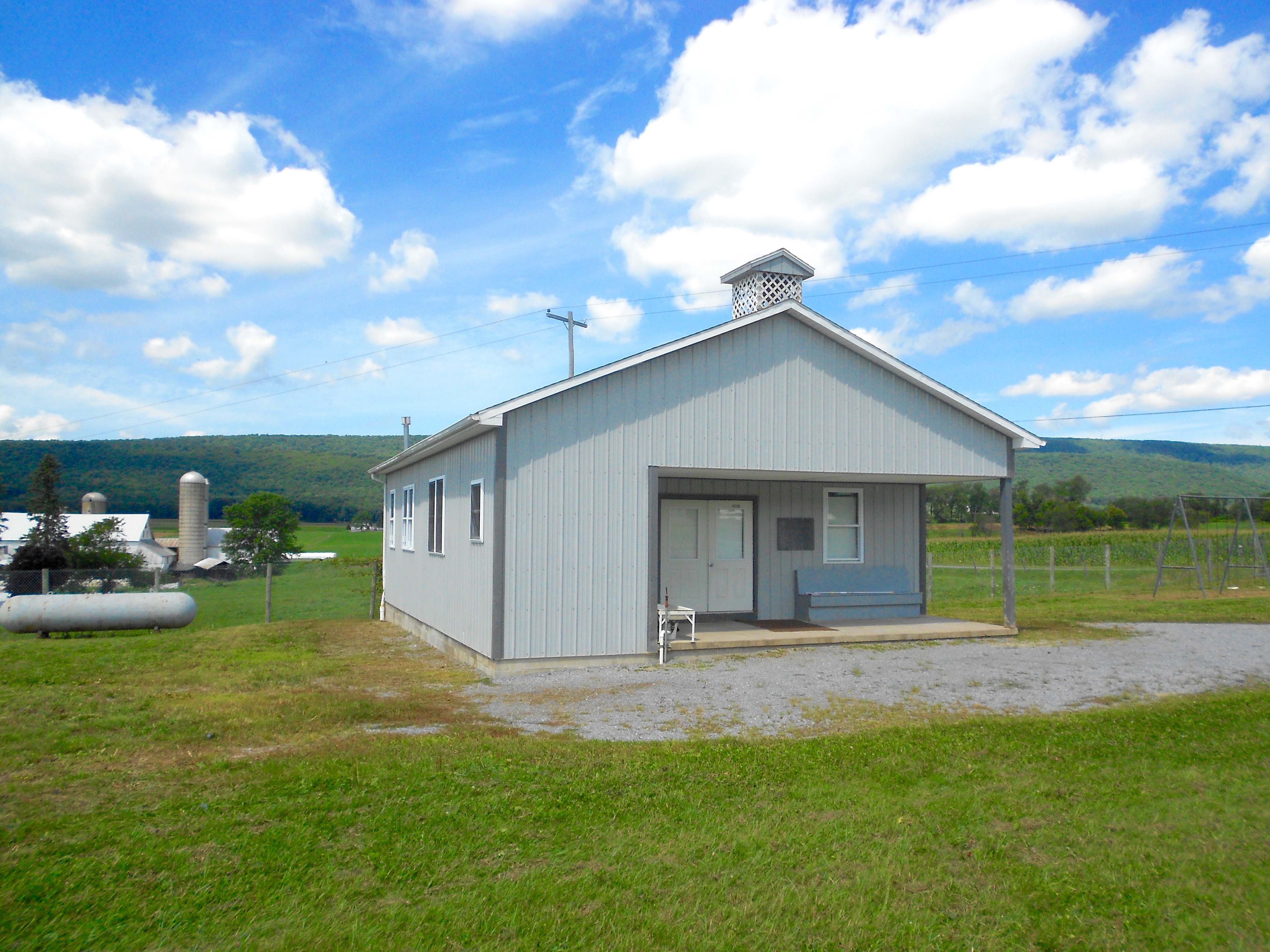 An Amish schoolhouse in Pennsylvania. In Wisconsin v. Yoder, the Supreme Court ruled that state compulsory education laws could not override the First Amendment's Free Exercise Clause.